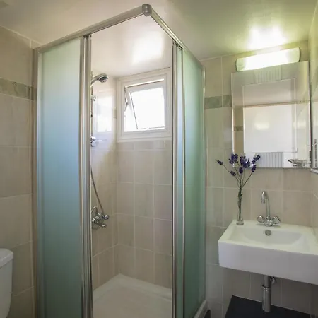 Imagine You And Your Family Renting This Perfect Holiday Minutes From The Beach, Larnaca 1383 빌라